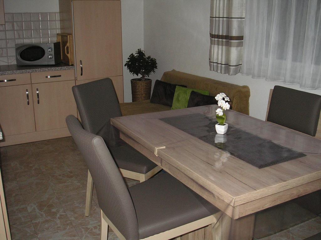 Haus Daniel Apartment Нойщифт им Щубайтал Стая снимка