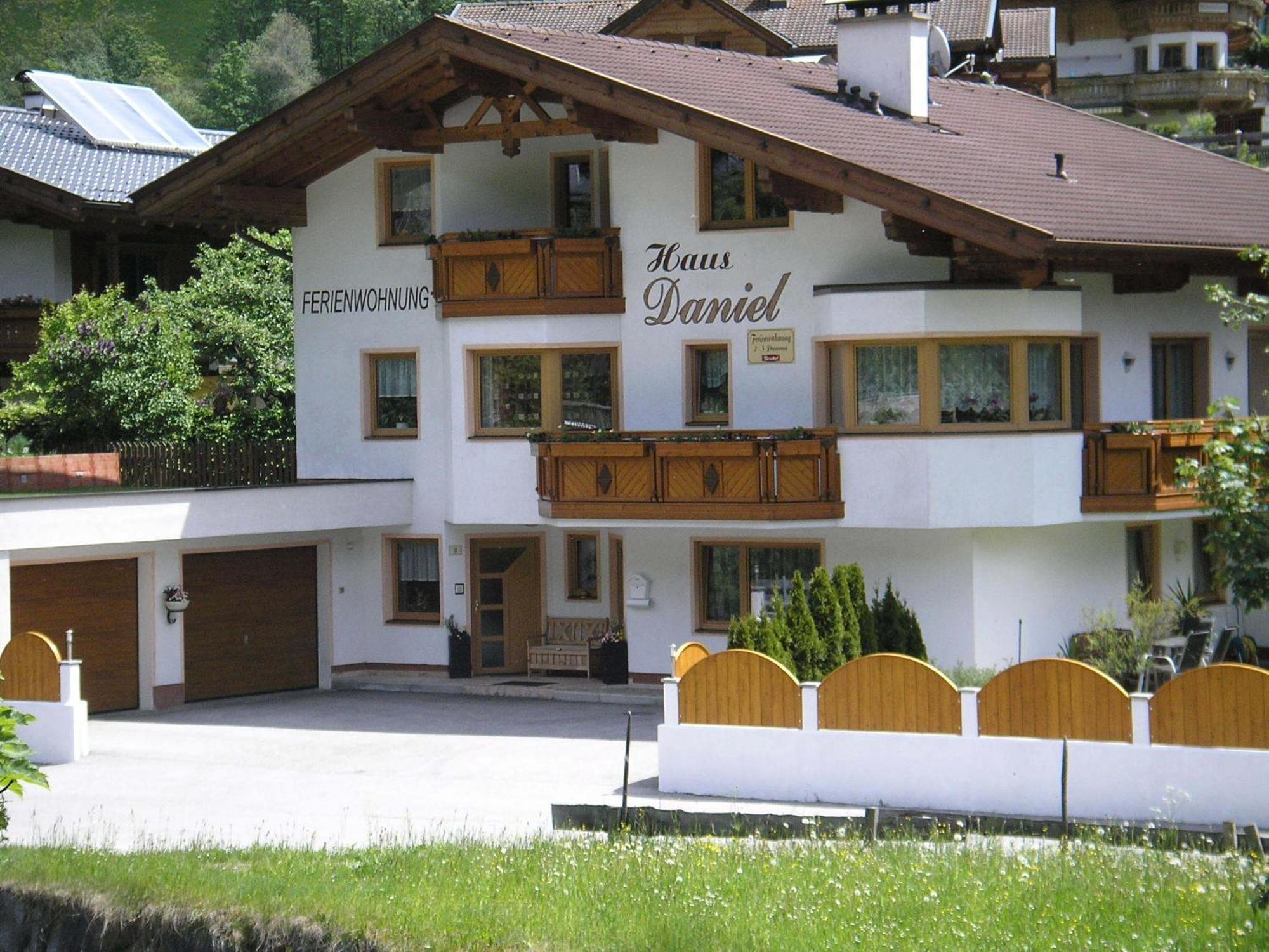 Haus Daniel Apartment Нойщифт им Щубайтал Екстериор снимка